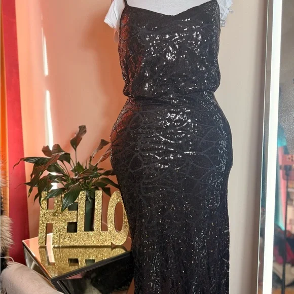 Black Sequin Evening Gown - Picture 5 of 5